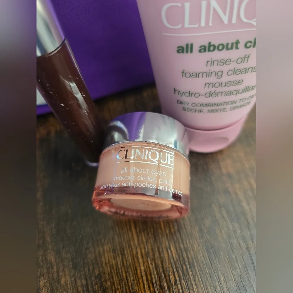 Clinique, Skincare/Makeup, 4 Piece Bundle Set